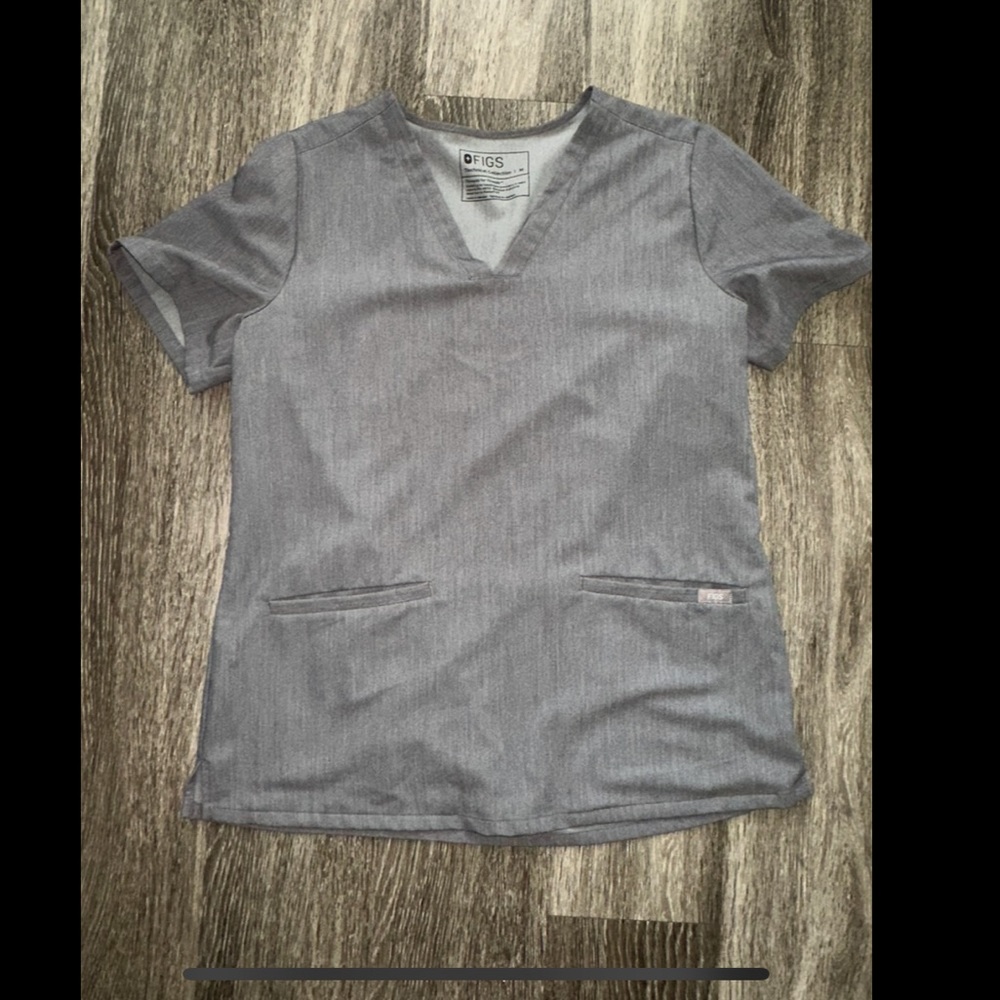 Figs casma 3 pocket scrub top